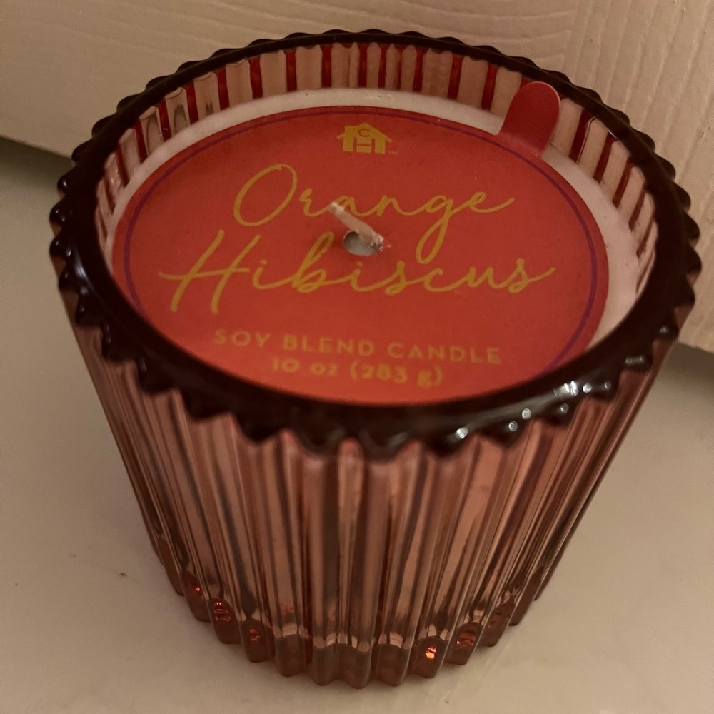 Complete Home Orange Hibiscus Candle - Picture 2 of 4